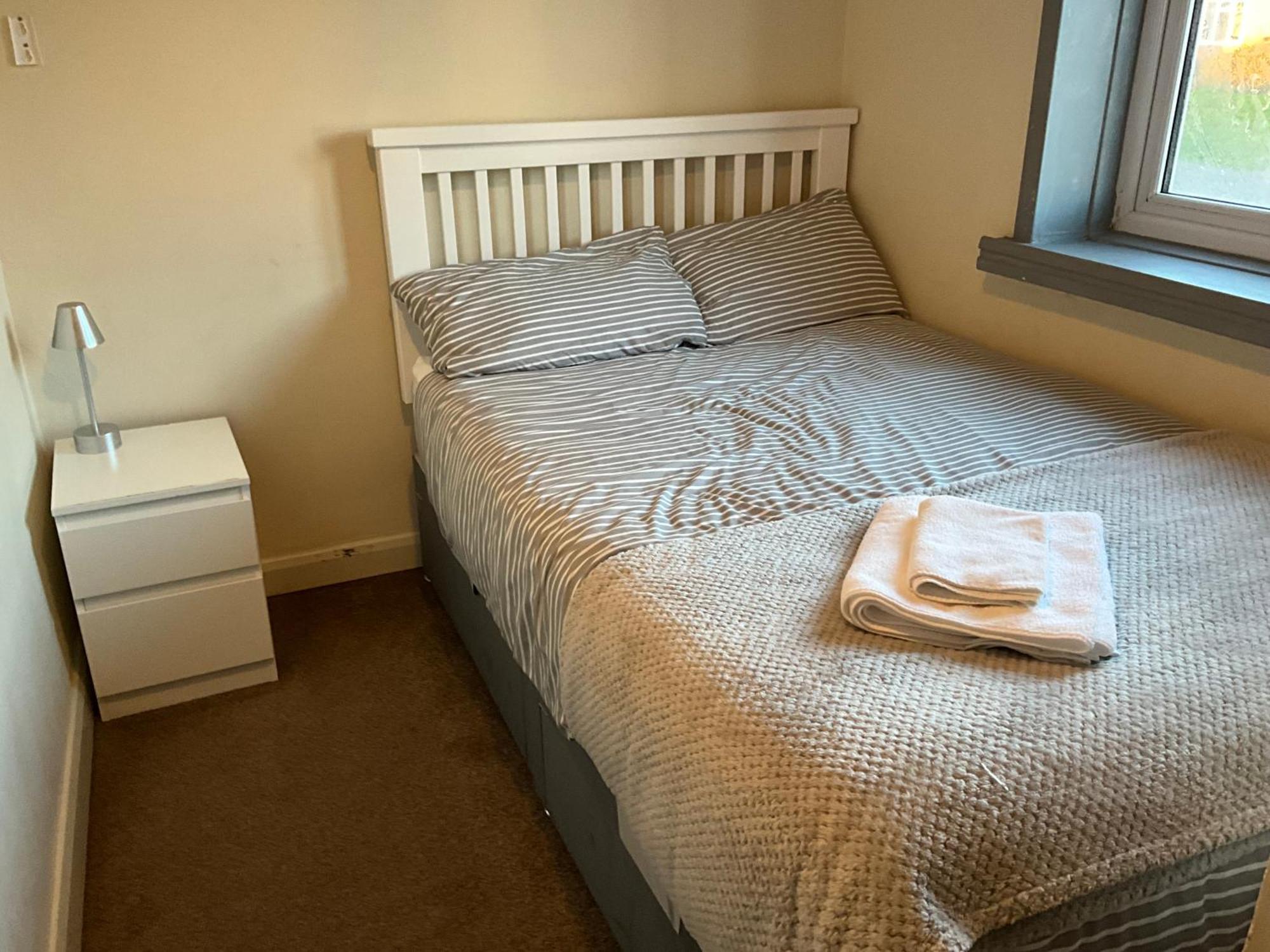 Comfy, Cosy Small Double With Wi-Fi Earley Exterior foto